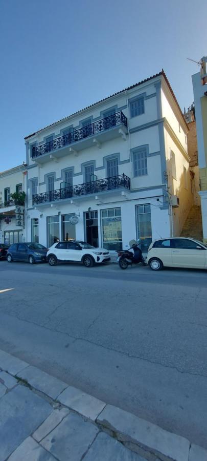 Leonidas Hotel Gythio Exterior photo
