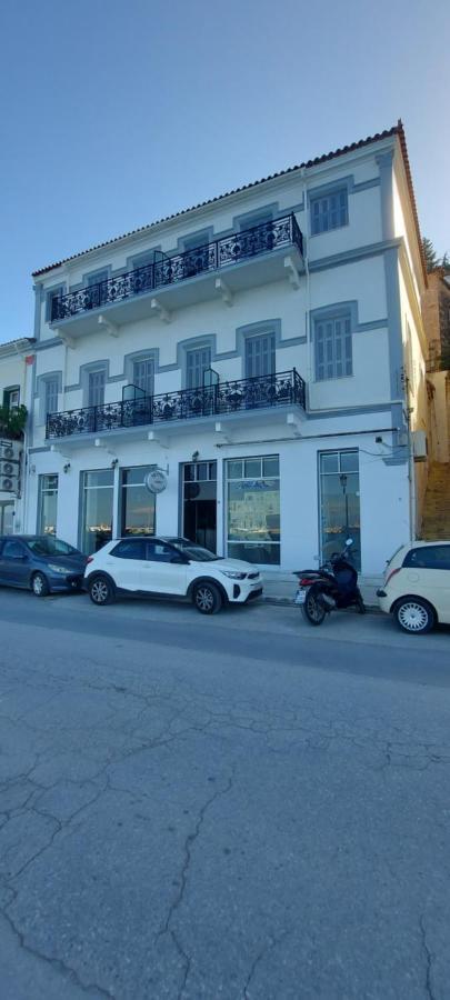 Leonidas Hotel Gythio Exterior photo